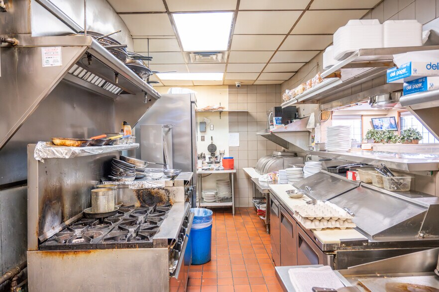 More Photos Of 532 Gateway Ave, Mauston Restaurant For Sale