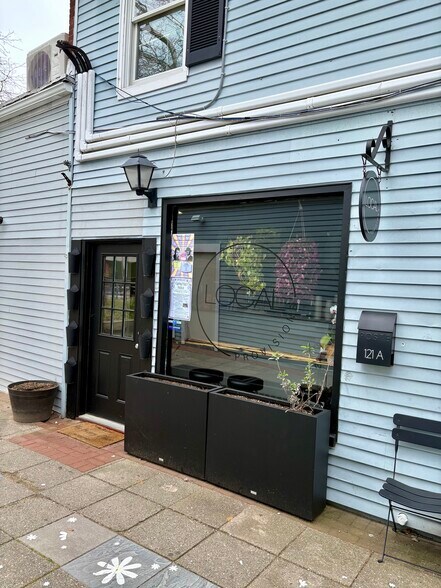 More Photos Of 121 Main St, Westhampton Beach Storefront Retail Residential For Sale