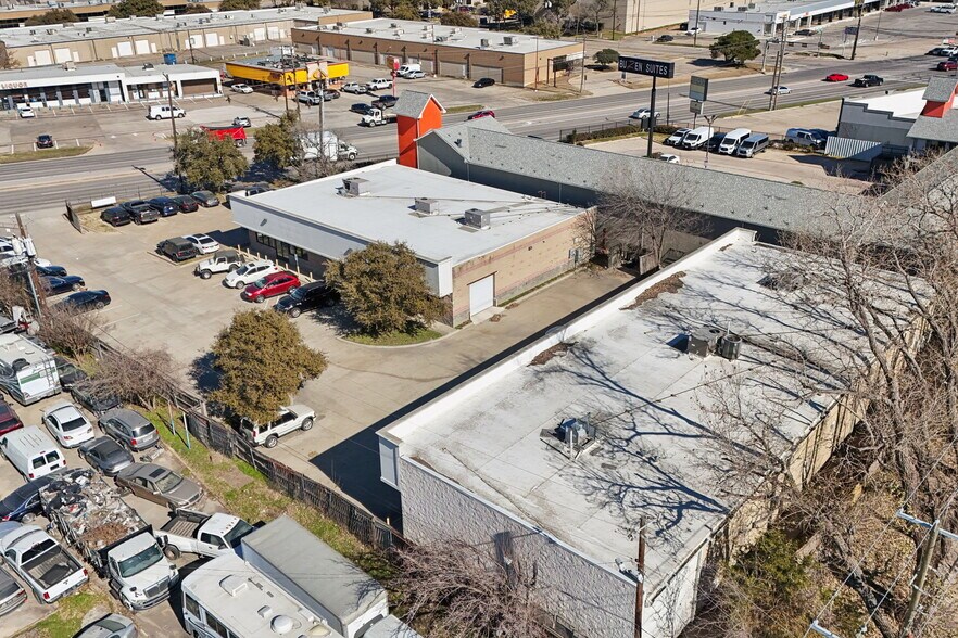 More Photos Of 2020 W Northwest Hwy, Dallas Freestanding For Sale