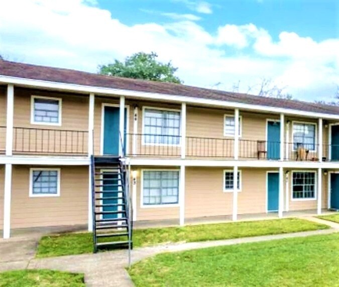 More Photos Of 990 W Florida St, Beaumont Apartments For Sale