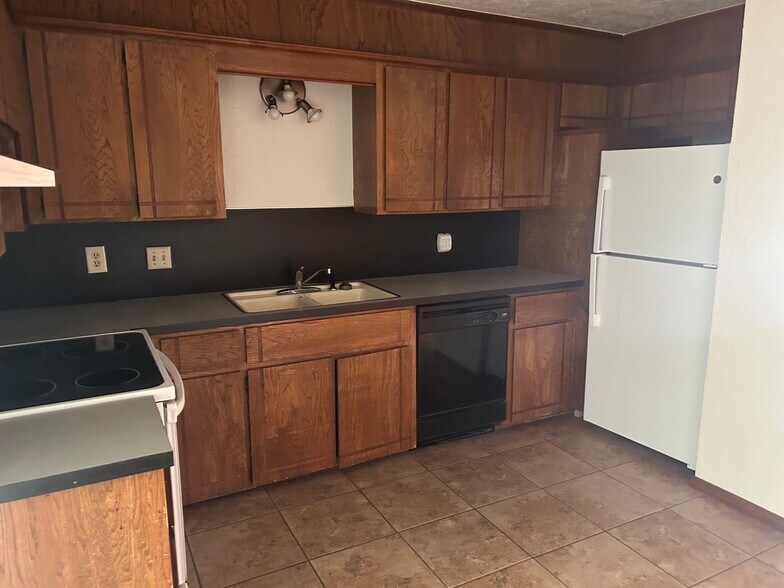 More Photos Of 2903 NE Tortoise Dr, Lawton Apartments For Sale