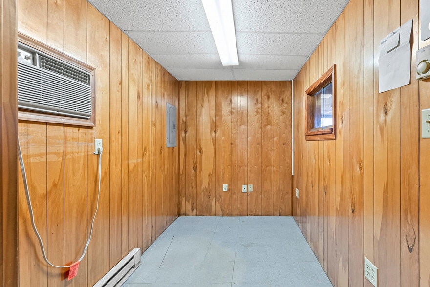 More Photos Of 1336 Main St, Dillwyn Auto Dealership For Sale