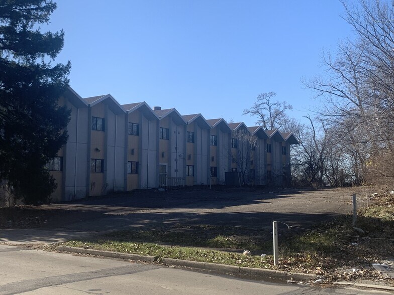 More Photos Of 5002 Ridge Ave, Cincinnati Loft Creative Space For Sale