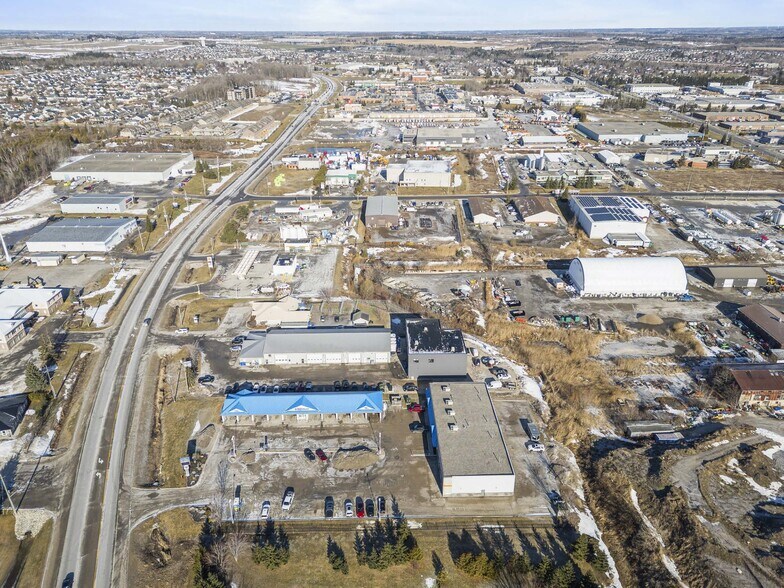 More Photos Of 670 Riddell Rd, Orangeville Freestanding For Sale