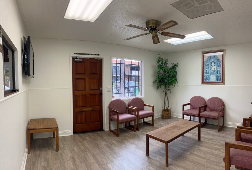 More Photos Of 1654 E 4th St, Santa Ana Medical For Sale