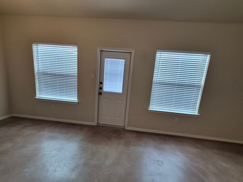 More Photos Of 698 Saengerhalle Rd, New Braunfels Apartments For Sale