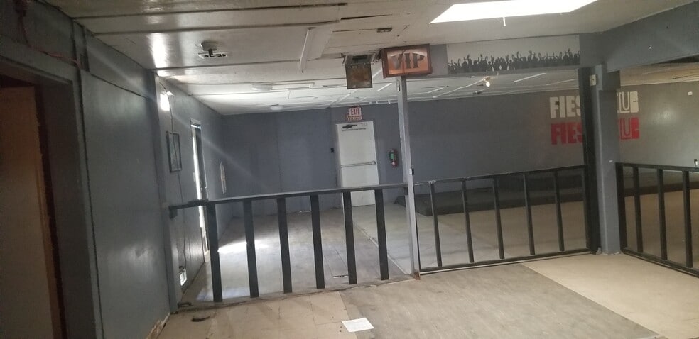 More Photos Of 2435 S K St, Tulare Bar For Sale