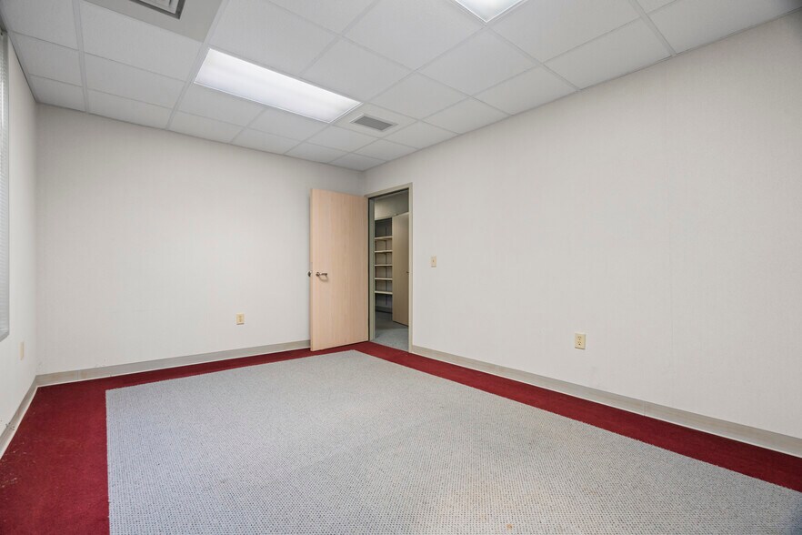 More Photos Of 170 Cardiology Pl, Commerce Healthcare For Lease