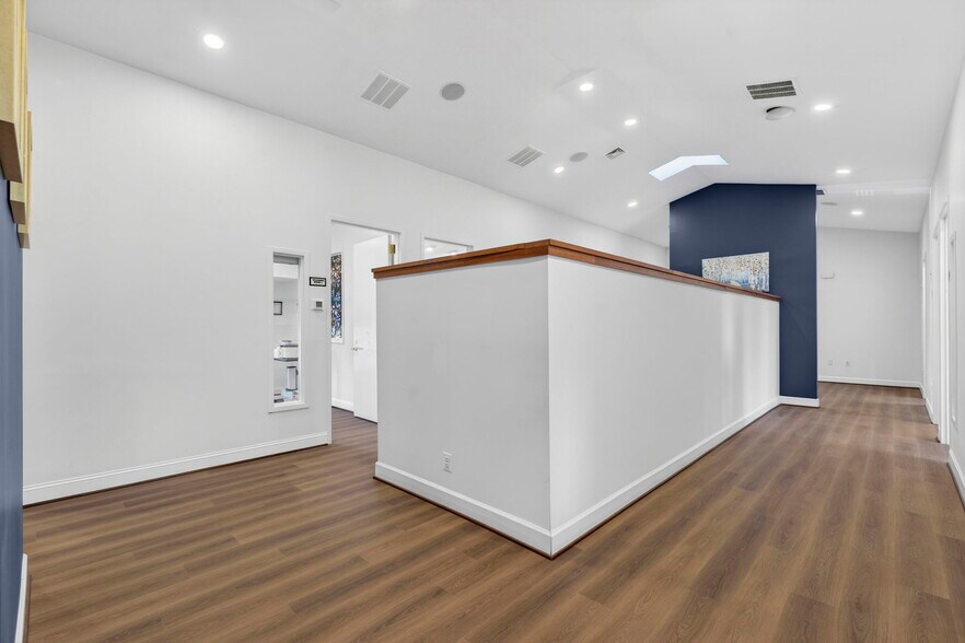 More Photos Of 10130-10134 Colvin Run Rd, Great Falls Medical For Lease