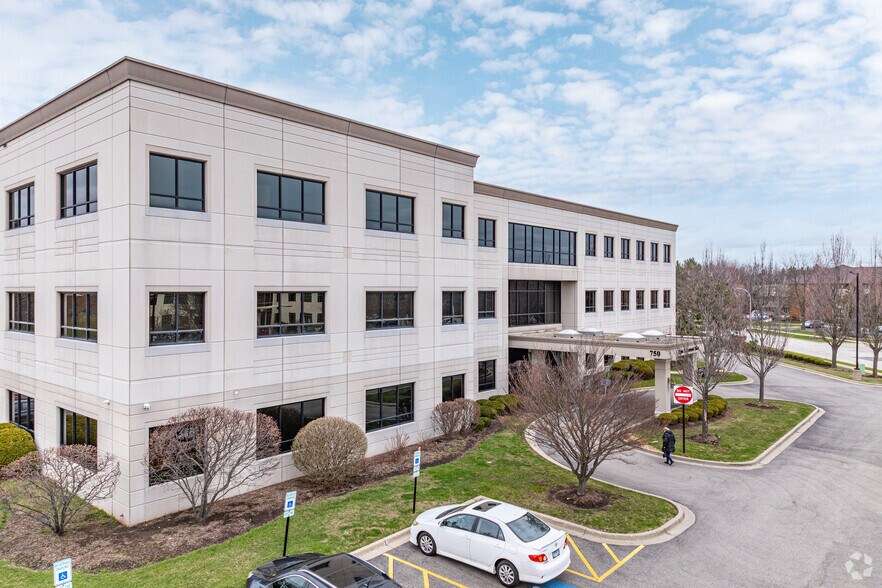 More Photos Of 750 Fletcher Dr, Elgin Medical For Lease