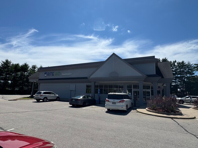 More Photos Of 341 High St, Somersworth Drugstore For Lease