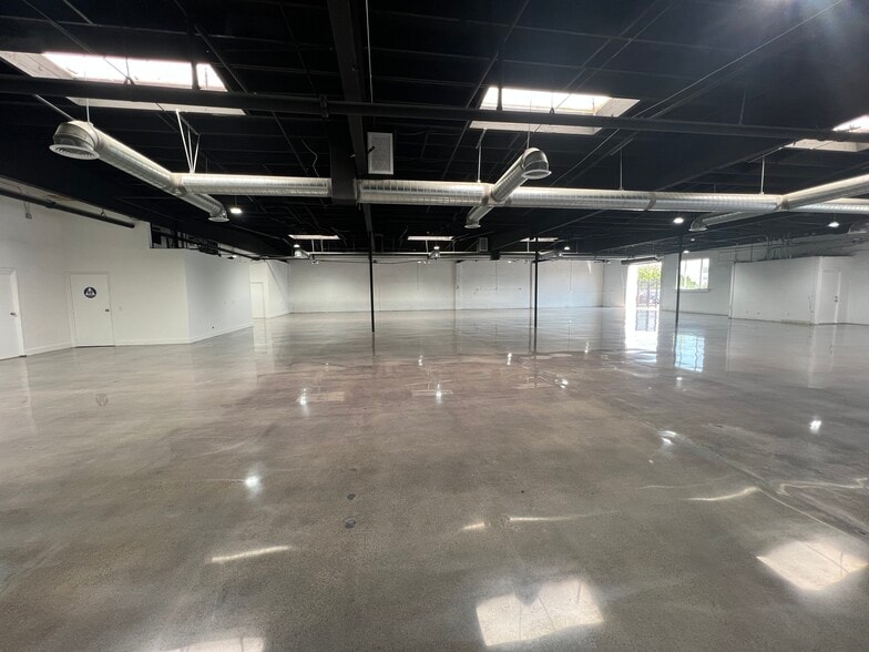More Photos Of 3316-3318 Burton Ave, Burbank Warehouse For Sale