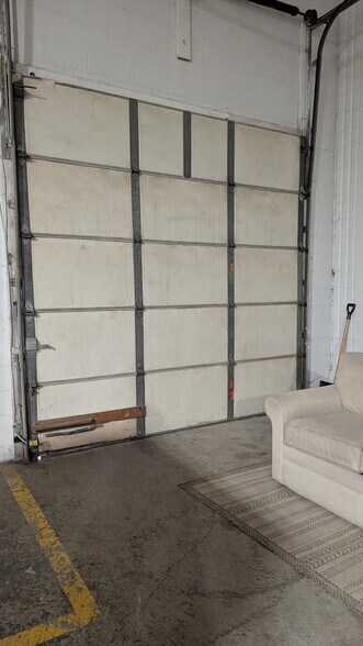 More Photos Of 35468 Groesbeck Hwy, Clinton Township Warehouse For Lease