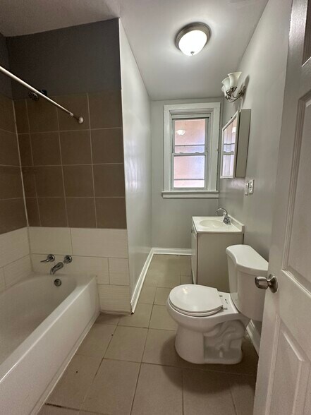 More Photos Of 7528 S Coles Ave, Chicago Apartments For Sale