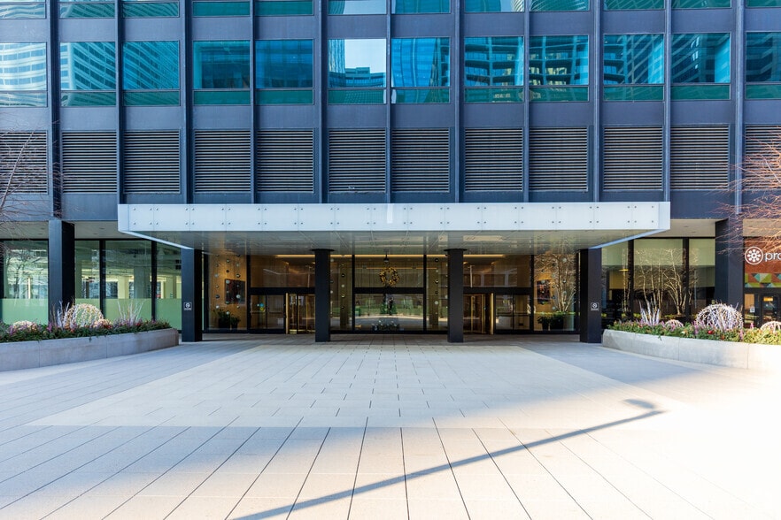 More Photos Of 120 S Riverside Plz, Chicago Business Park For Lease