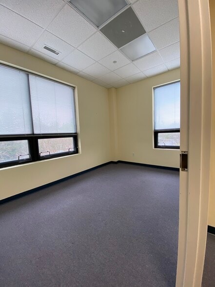 More Photos Of 684 Berkmar Cir, Charlottesville Office For Lease