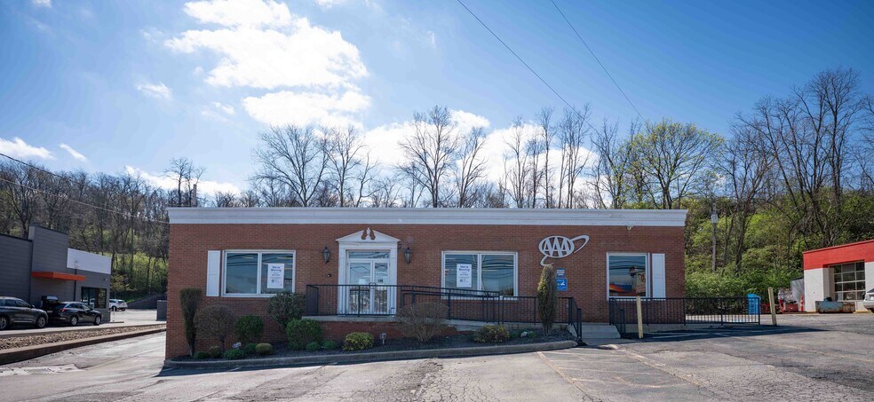 Primary Photo Of 196 Murtland Ave, Washington Office For Sale