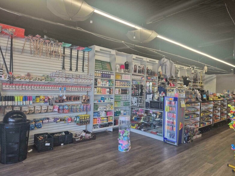 More Photos Of 5470 Camp Rd, Hamburg Convenience Store For Lease