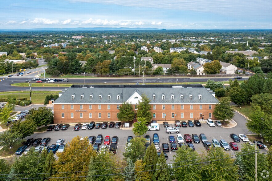 Primary Photo Of 6101 Redwood Square Ctr, Centreville Medical For Sale