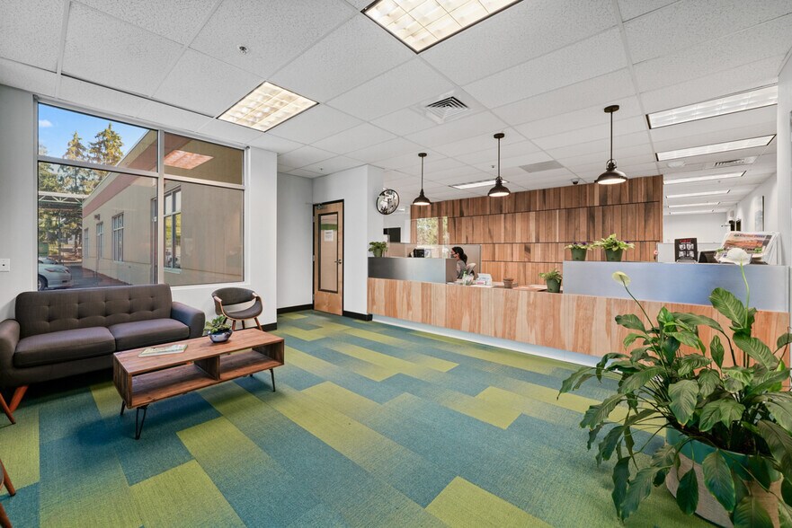 More Photos Of 2850-2860 Broadway St NE, Salem Medical For Lease