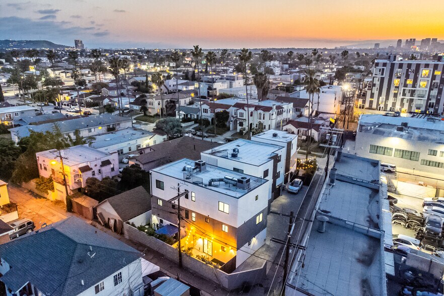 More Photos Of 1414 S Orange Dr, Los Angeles Apartments For Sale