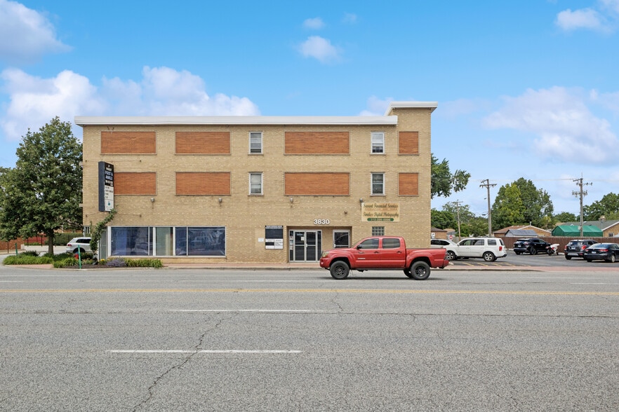 More Photos Of 3830 W 95th St, Evergreen Park Loft Creative Space For Lease