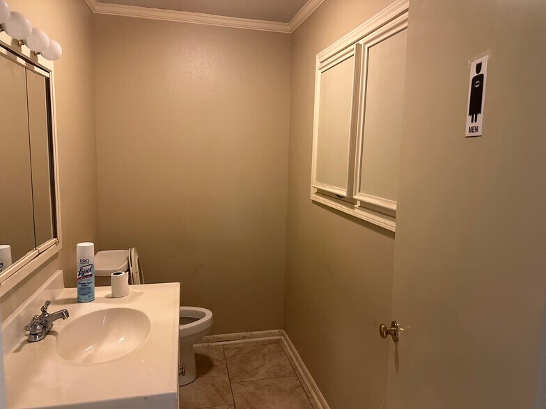 More Photos Of 1405 Moss St, Lafayette Office For Sale