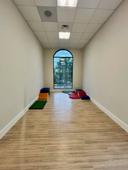 More Photos Of 259 S Broad St, Mooresville Office For Lease