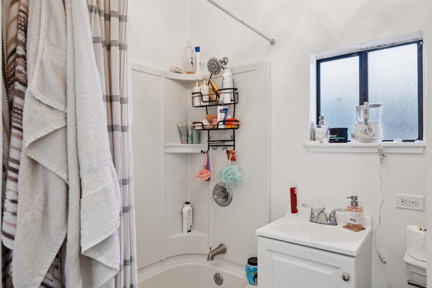 More Photos Of 250 Red Hill Ave, San Anselmo Apartments For Sale