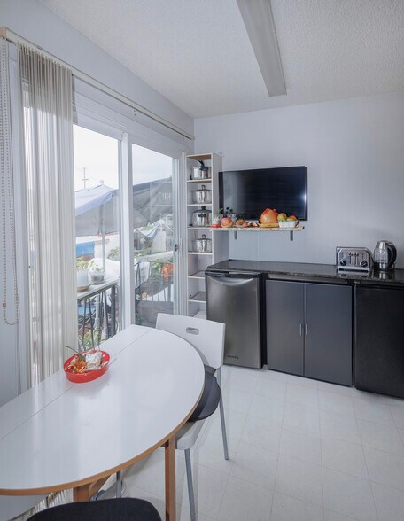 More Photos Of 432 Richmond Dr, Millbrae Apartments For Sale