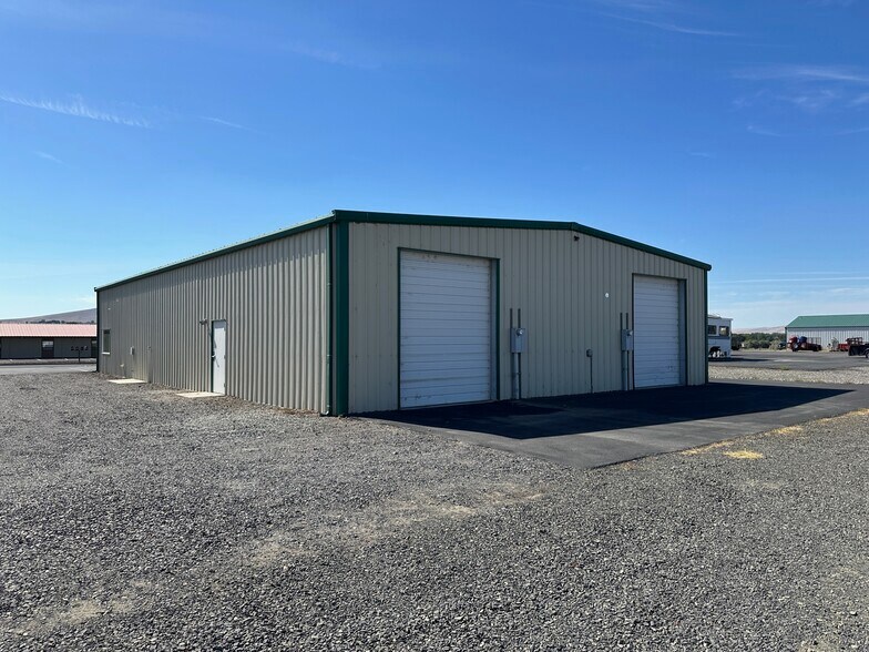 More Photos Of 2500-2512 Aileron Rd, Richland Warehouse For Lease