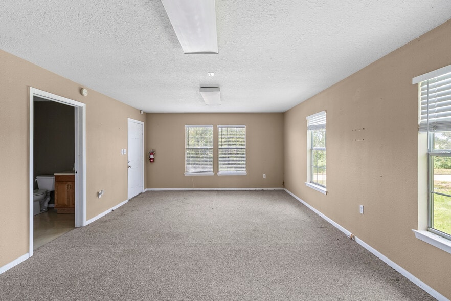 More Photos Of 14815 Freeway Service Road, Conroe Land For Lease