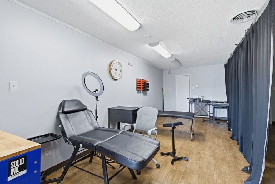 More Photos Of 3620 Maplewood Dr, Sulphur Specialty For Sale