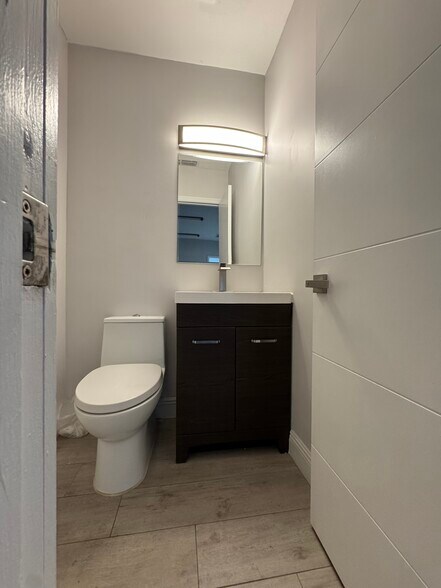 More Photos Of 7555-7575 W 2nd Ct, Hialeah Warehouse For Sale