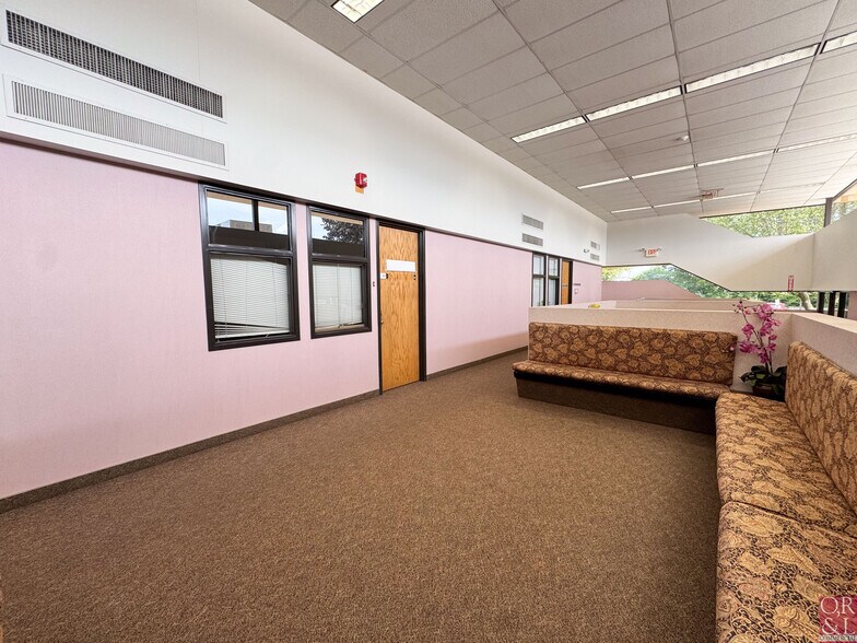 More Photos Of 15 Palomba Dr, Enfield Medical For Sale