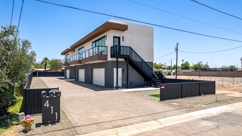 More Photos Of 411 32nd Pl, Phoenix Apartments For Sale