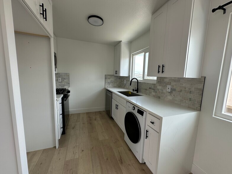 Primary Photo Of 17374 Dairyview Cir, Huntington Beach Apartments For Sale