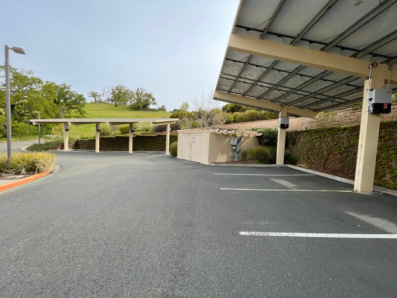 More Photos Of 690 De Long Ave, Novato Office For Lease