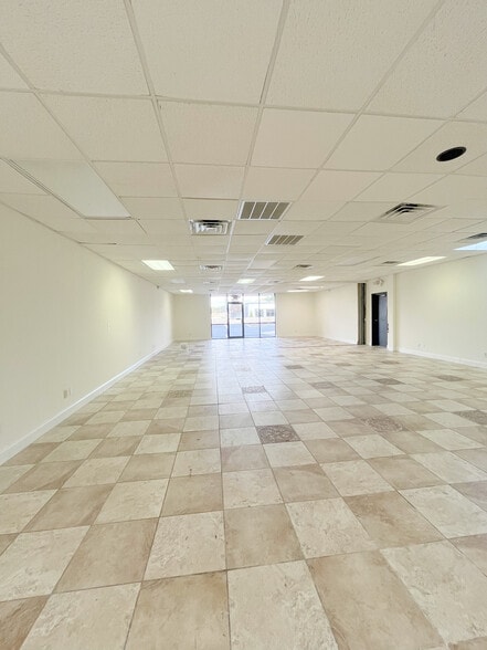 More Photos Of 706 Congaree Rd, Greenville Storefront Retail Office For Lease