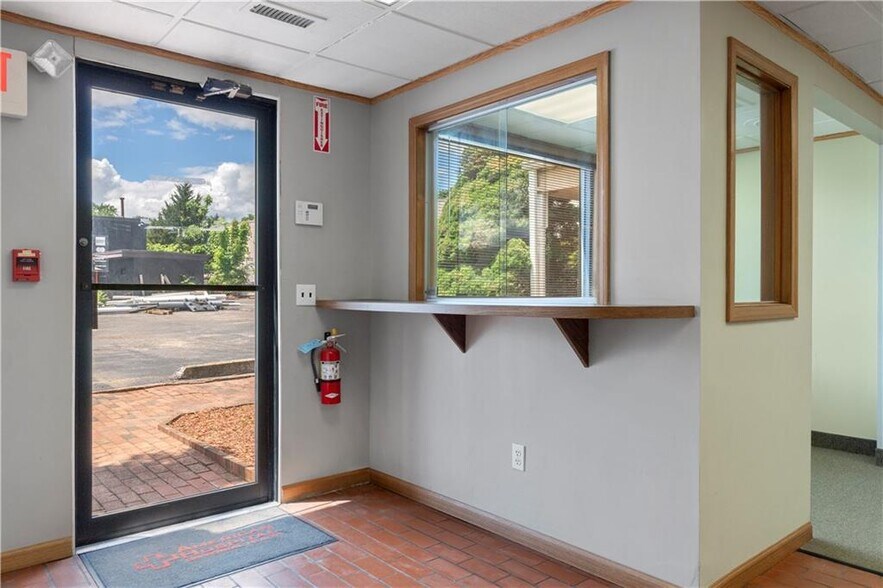 More Photos Of 63 Bleachery Ct, Warwick Distribution For Sale