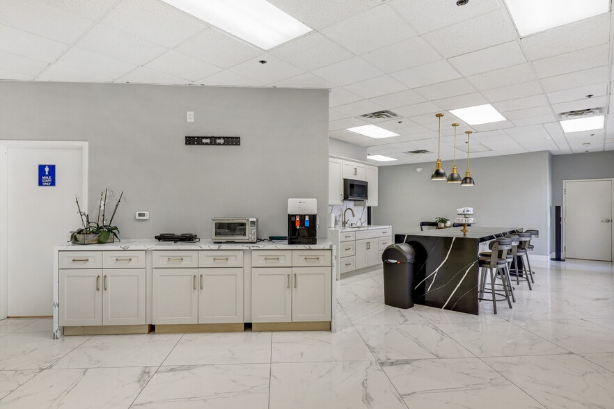 More Photos Of 4187 S Pecos Rd, Las Vegas Medical For Sale