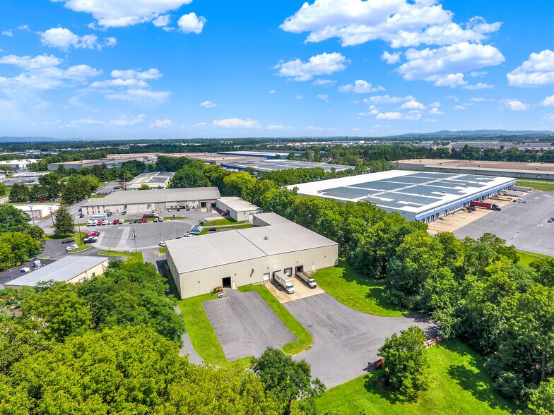 More Photos Of 205 Lynndale Ct, Mechanicsburg Industrial For Lease