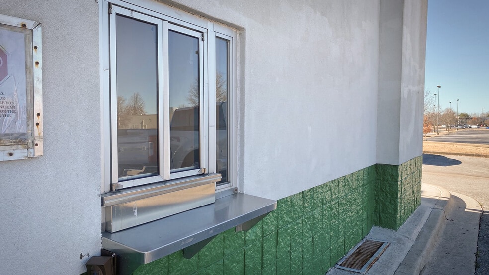 More Photos Of 2007 Hughes Rd, Madison Fast Food For Sale