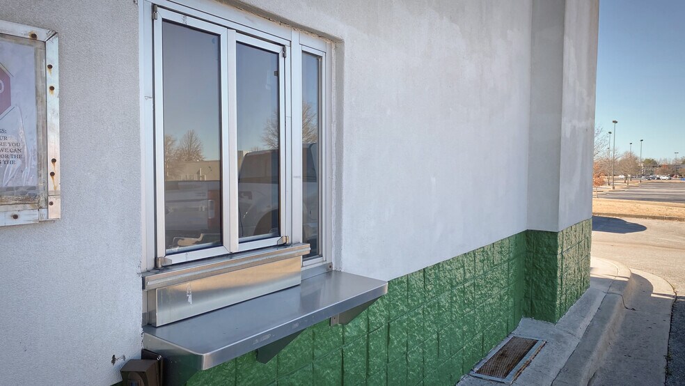 More Photos Of 2007 Hughes Rd, Madison Fast Food For Sale