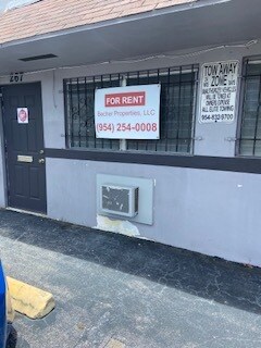 More Photos Of 267-269 NE 32nd Ct, Oakland Park Warehouse For Lease