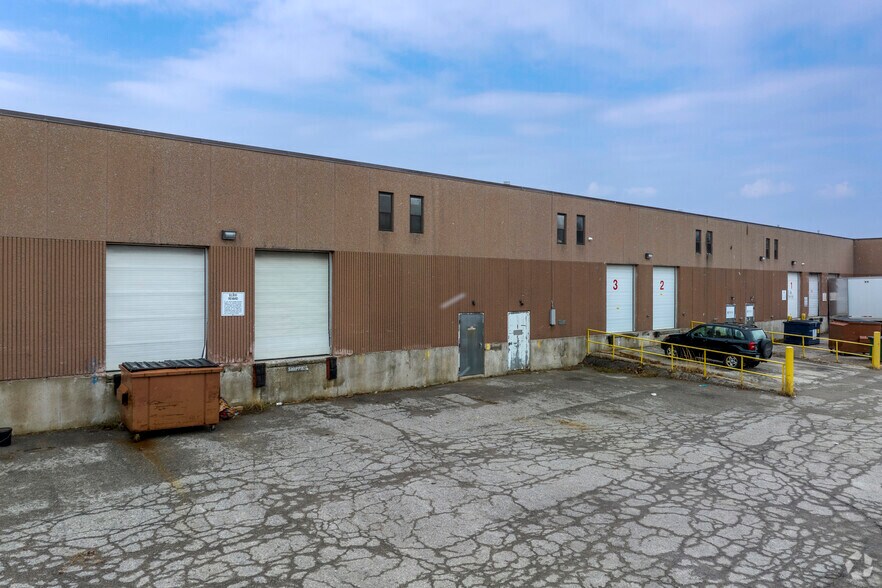 More Photos Of 370 Tapscott Rd, Toronto Warehouse For Lease