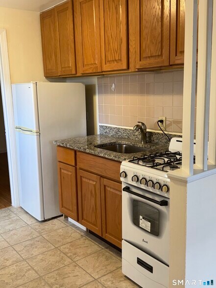 More Photos Of 174-176 Hillside Ave, Hartford Apartments For Sale