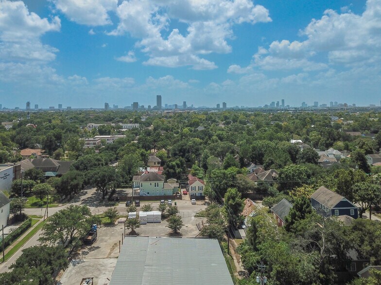 More Photos Of 1333-1335 Yale St, Houston General Retail For Sale