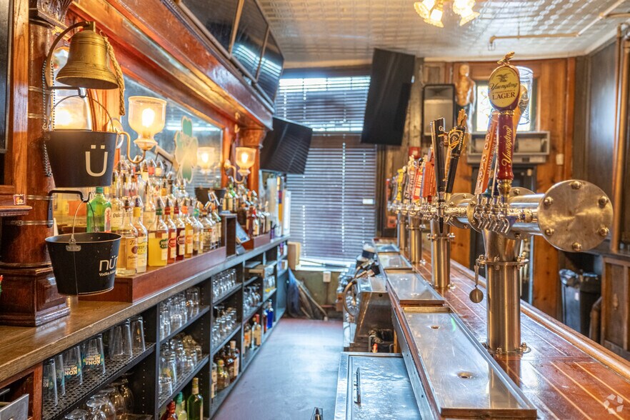 More Photos Of 1209 S Charles St, Baltimore Bar For Sale
