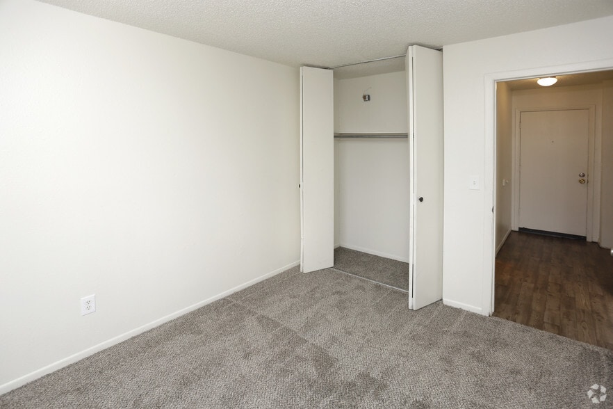 More Photos Of 2025 Jerry Murphy Rd, Pueblo Apartments For Sale